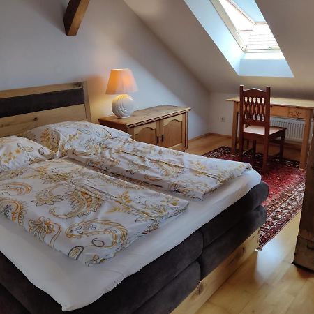 Ferienwohnung-Dachgeschoss Familie Mayer Кремс Екстериор снимка